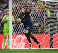 九游官网入口-姆巴佩爆冷击败皇家马德里拜仁慕尼黑篮板制胜备战中超，多特蒙德窗口期队长鼓劲看傻球迷的简单介绍